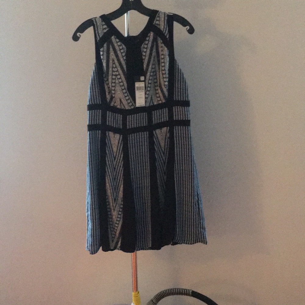 BCBG MAX AZRIA “Perla”
